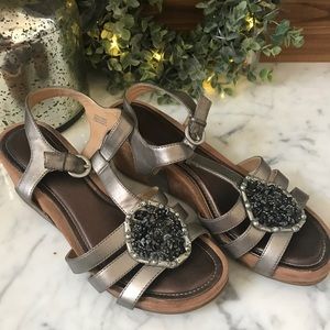 Naturalizer Sandals 8.5M🌻